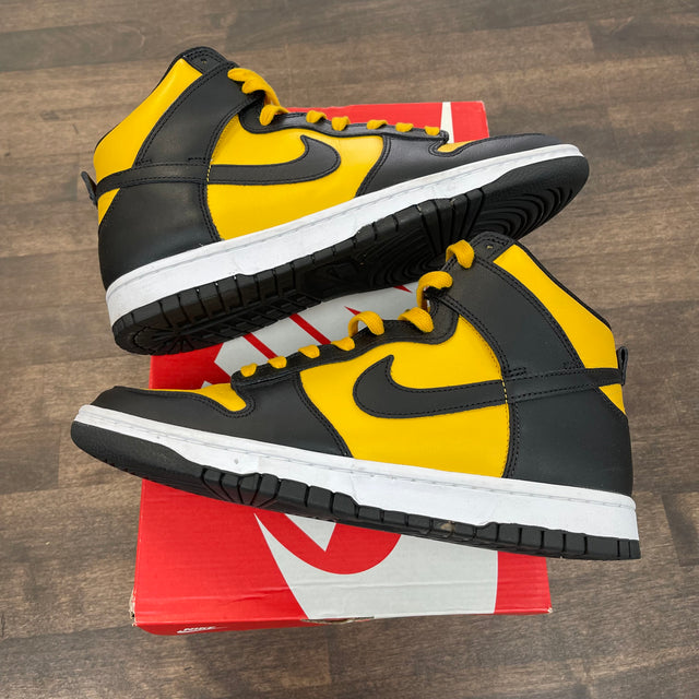 Reverse Goldenrod Nike Dunk High (USED)