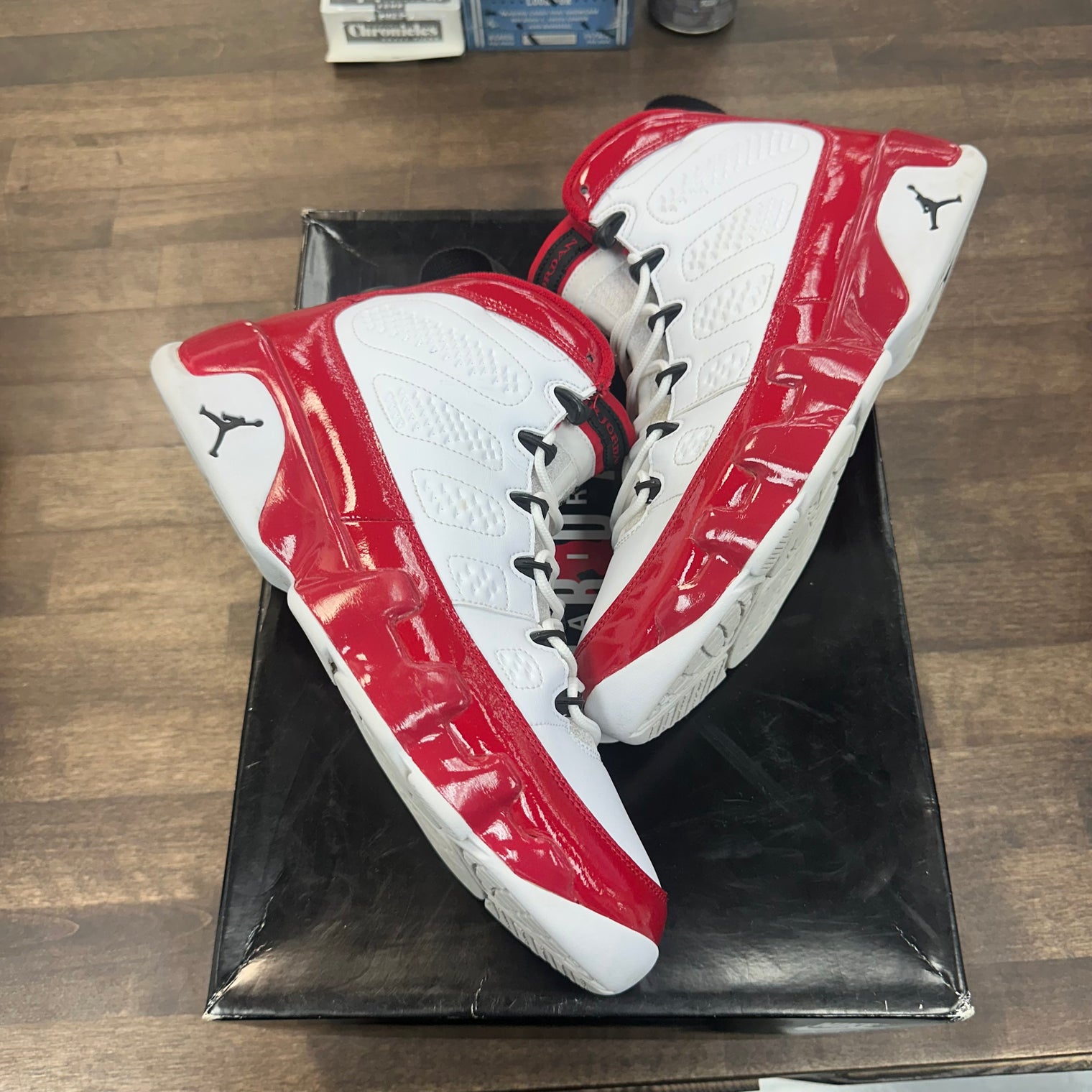 Gym Red Jordan 9 (USED)