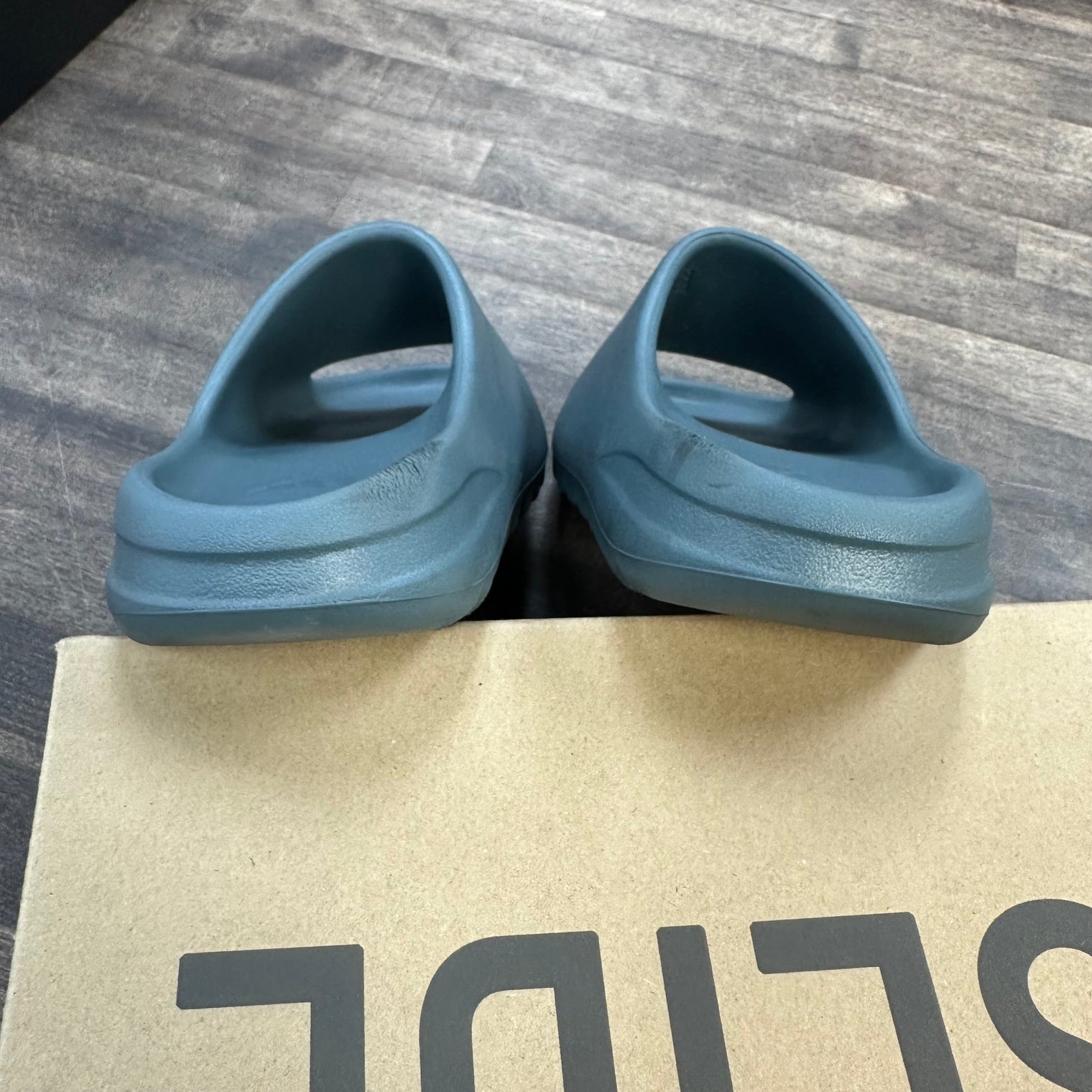 Slate Marine Yeezy Slide (USED)