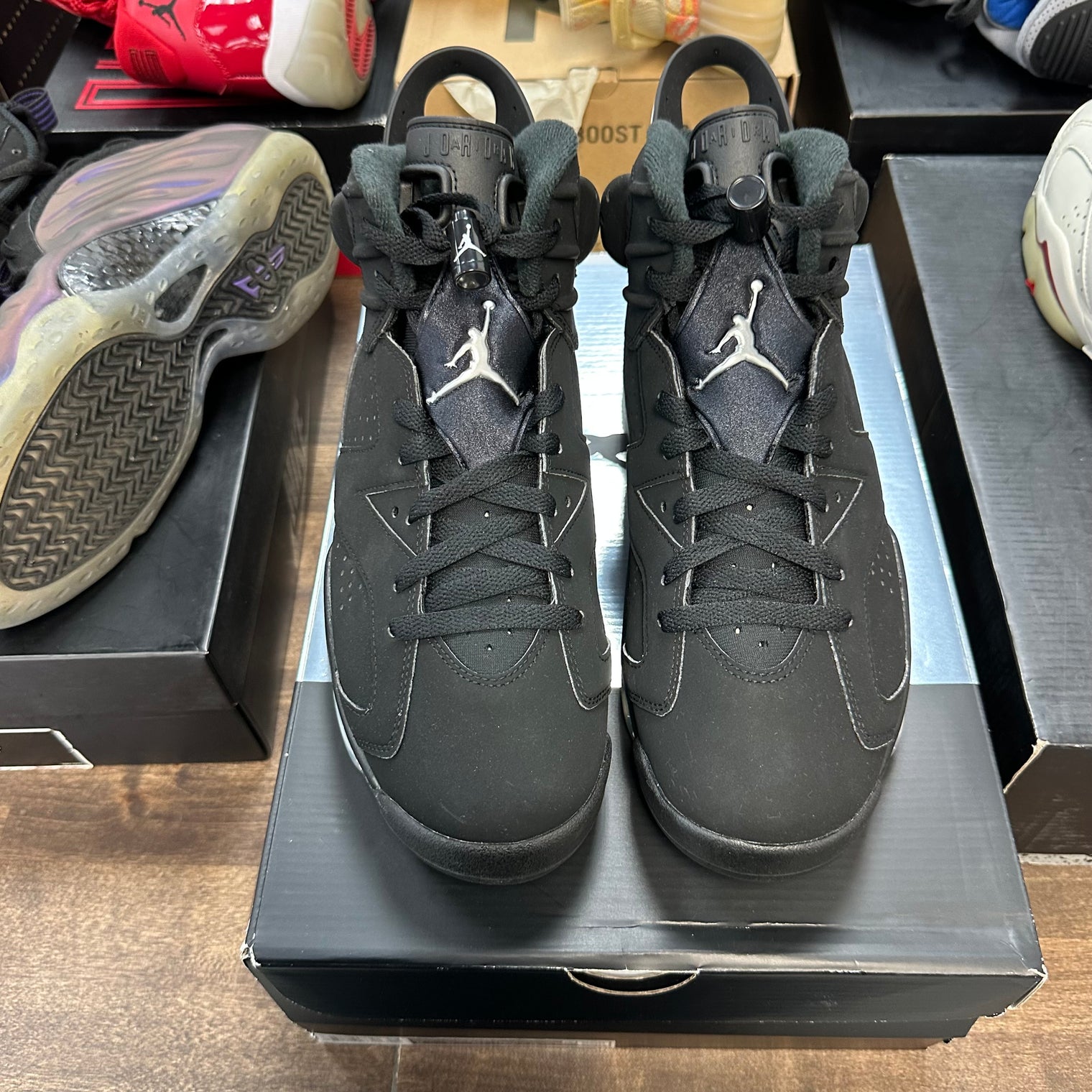 Chrome Jordan 6 Retro (USED)