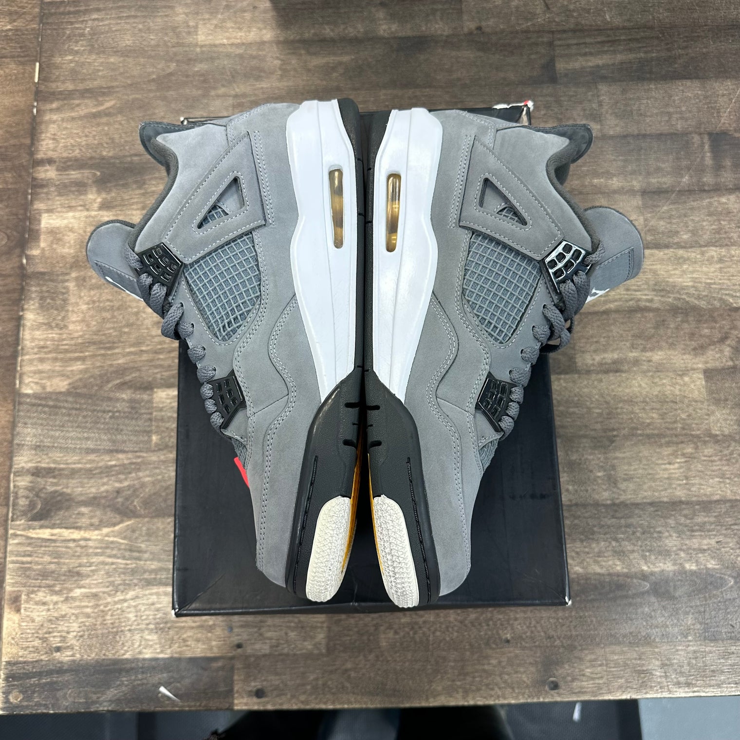 Cool Grey Jordan 4 Retro (USED)