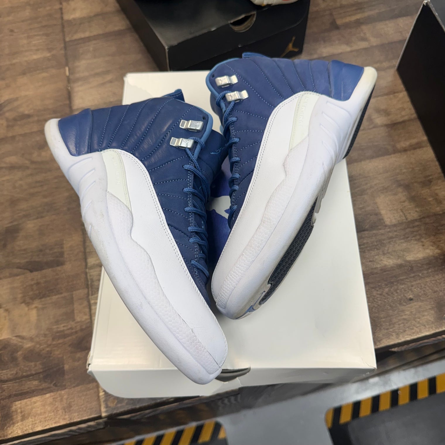 Indigo Jordan 12 Retro (USED)