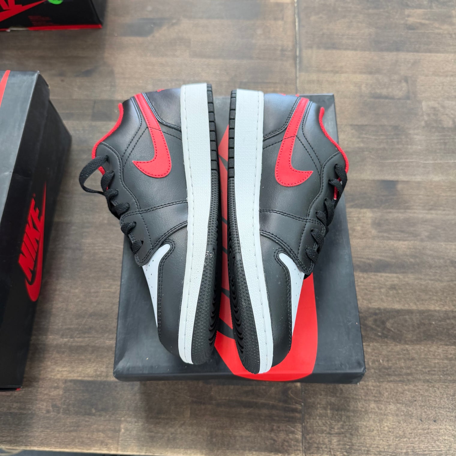 White Toe Jordan 1 Low (GS) (USED, Replacement Box)