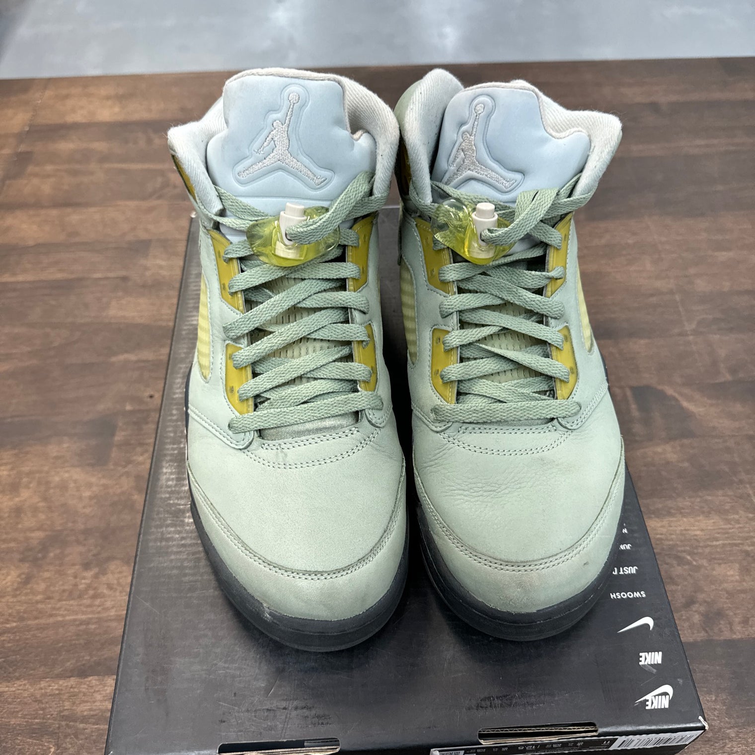 Jade Jordan 5 (USED,No Box Top)