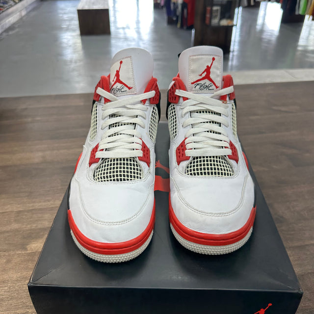 Fire Red Jordan 4 (USED)