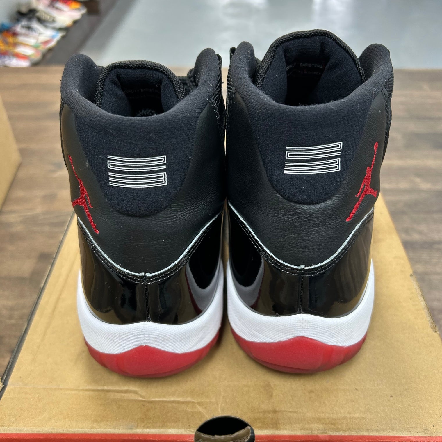 Bred Jordan 11 (2019) (USED)