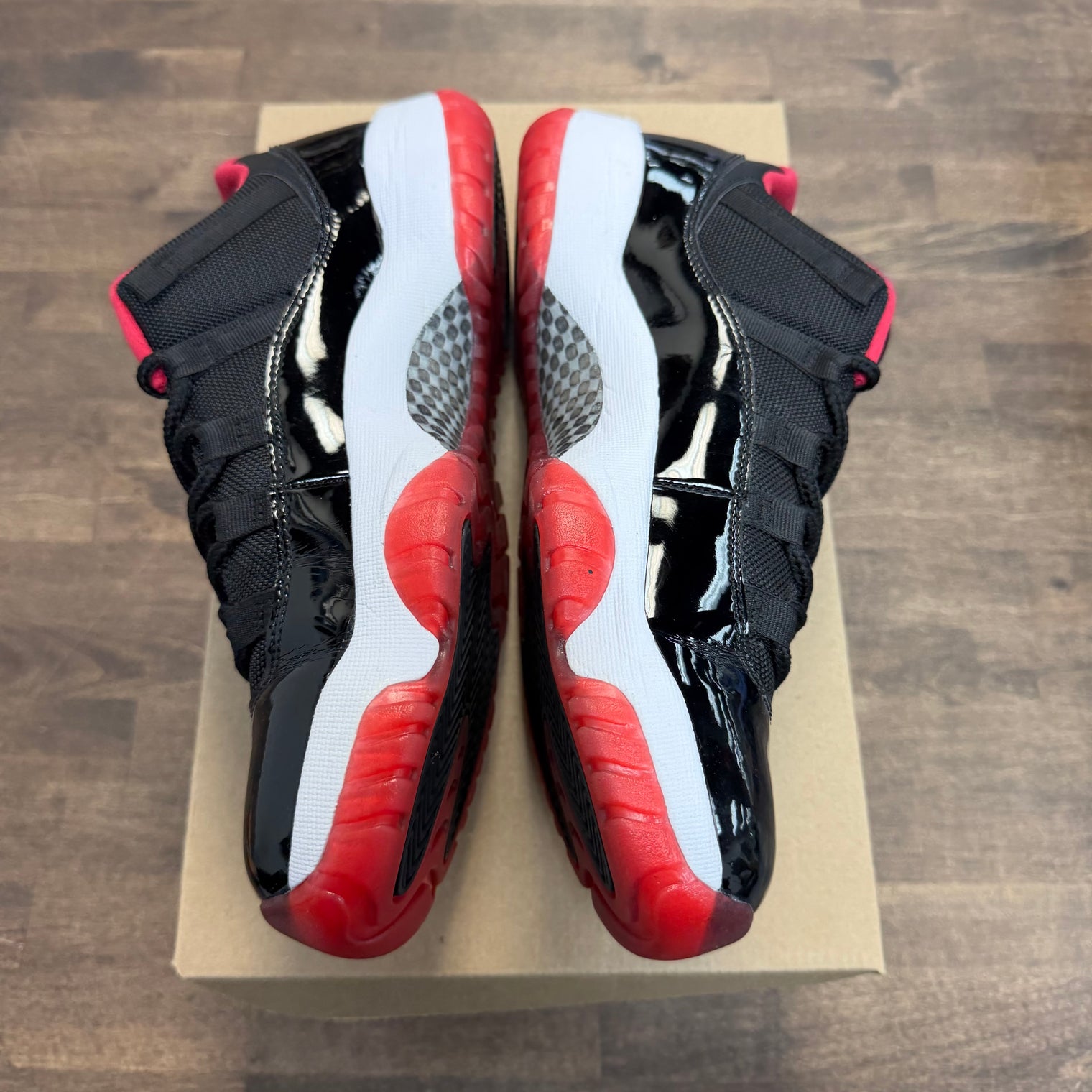 Bred Jordan 11 Low Retro (2015) (No Box)