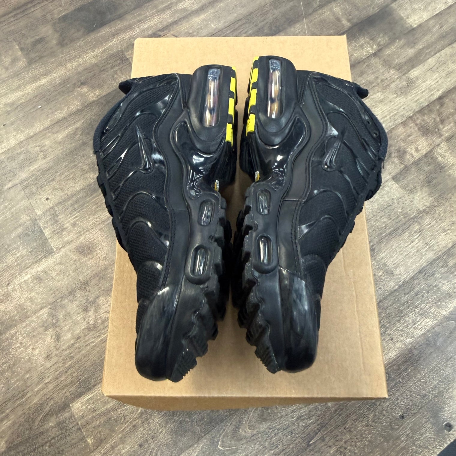 Triple Black Nike Air Max Plus (GS) (USED, No Box)