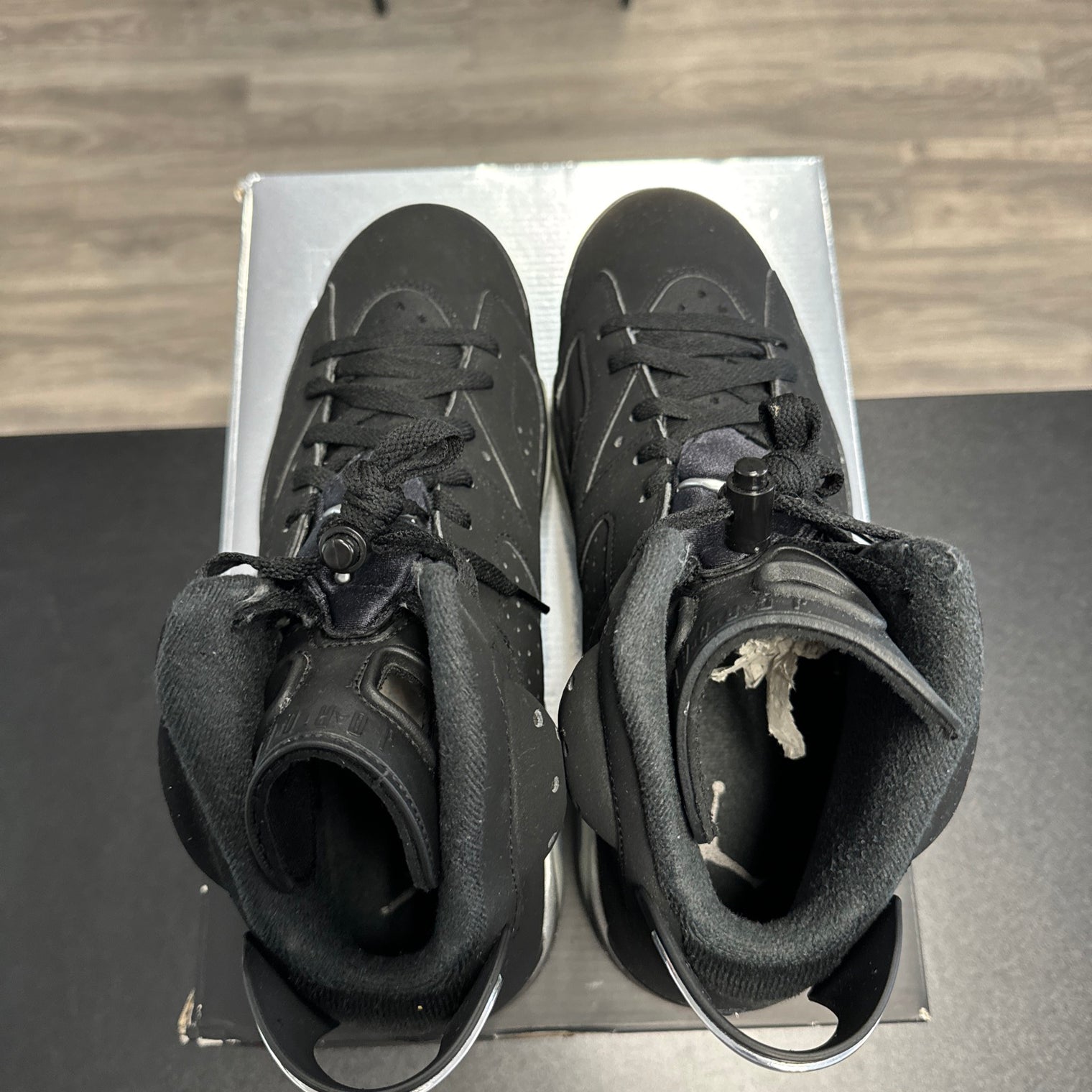 Chrome Jordan 6 (USED)