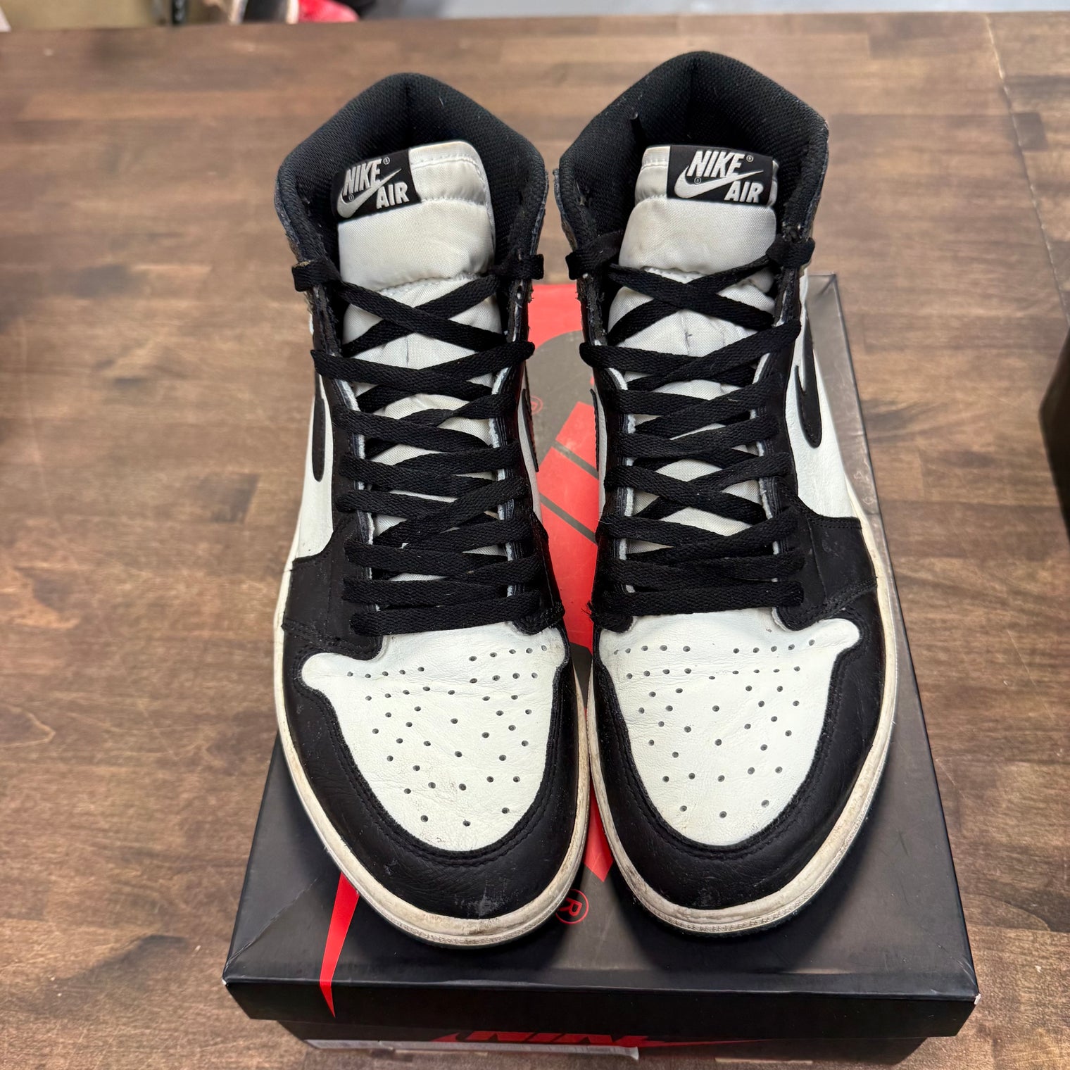 Dark Mocha Jordan 1 High (USED)