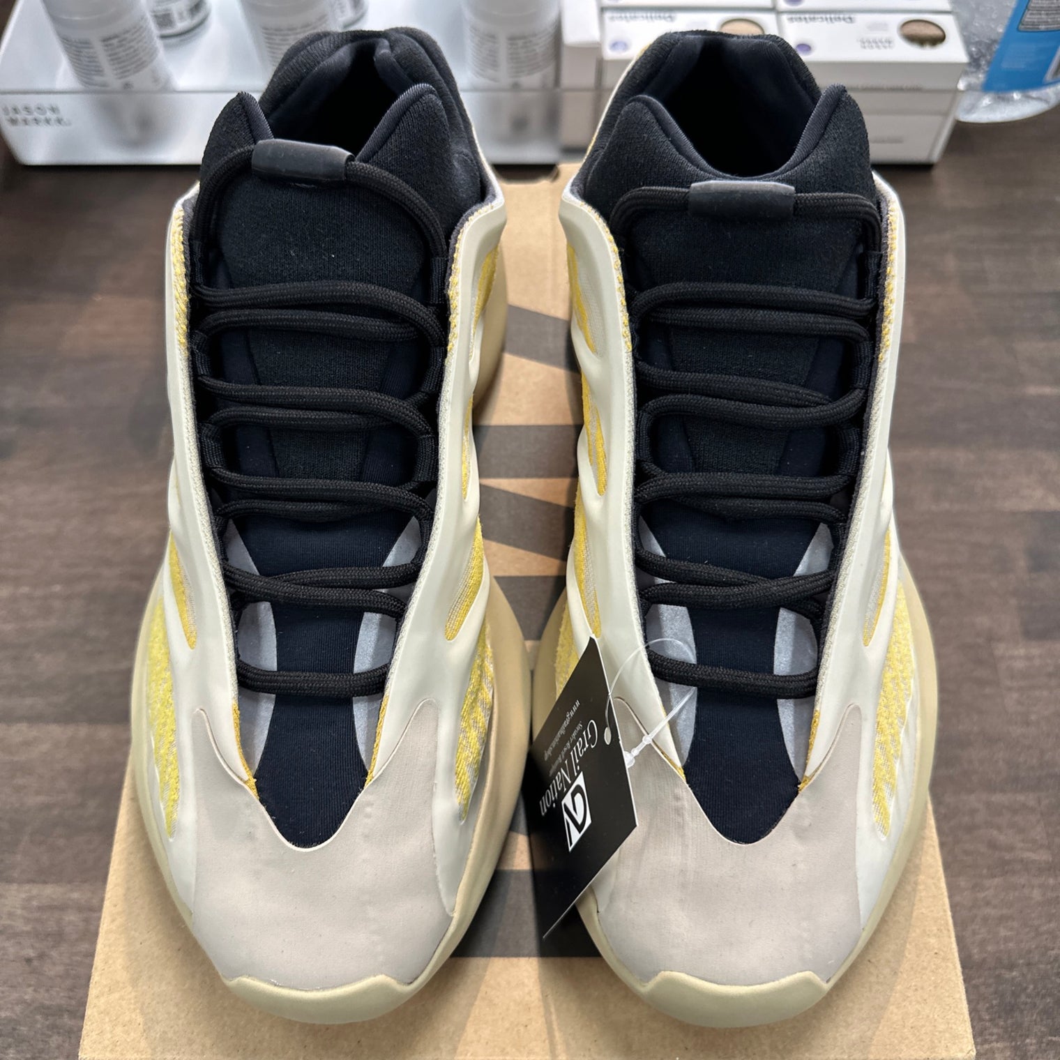 Safflower Yeezy 700 V3 (USED)