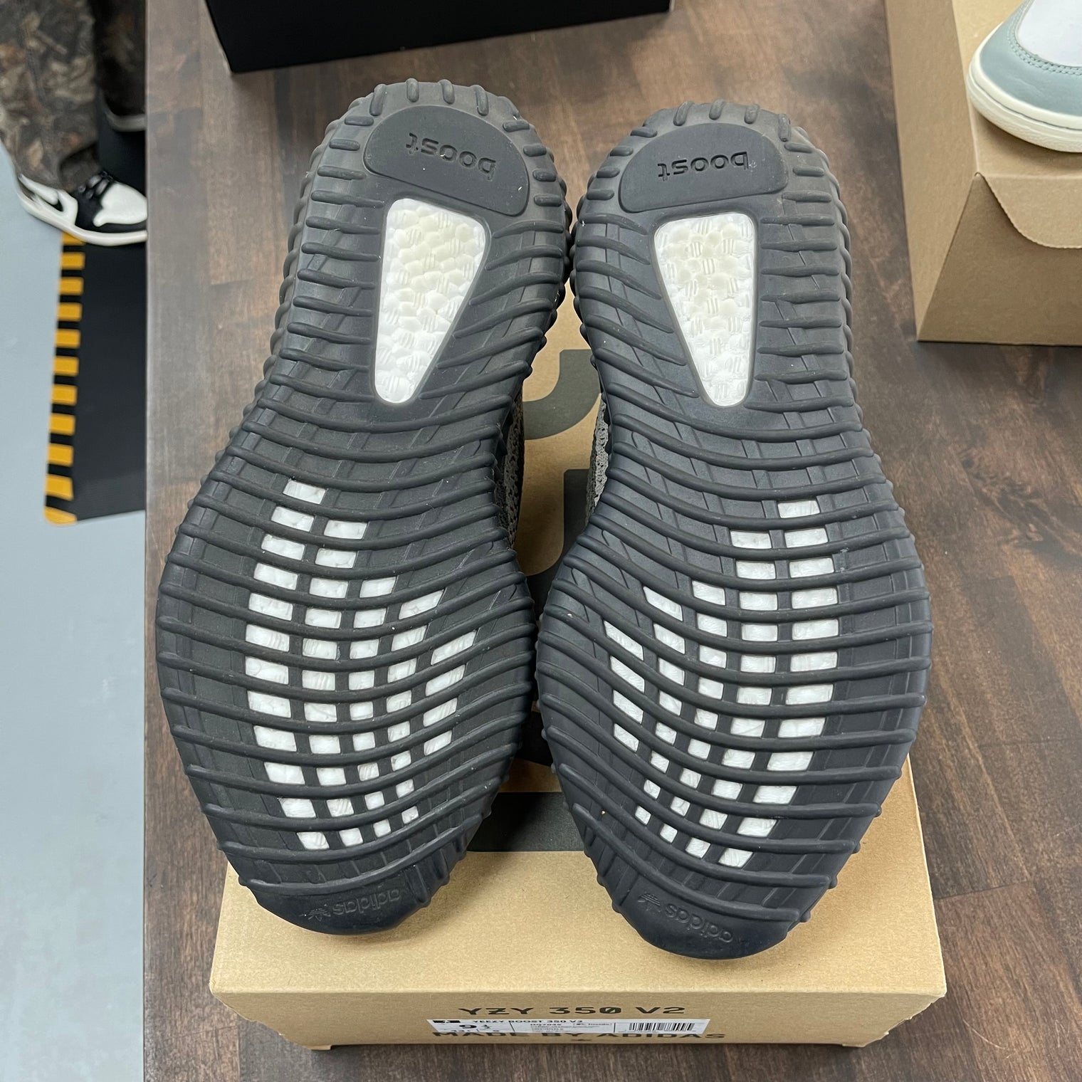 Carbon Beluga Yeezy 350 (USED)