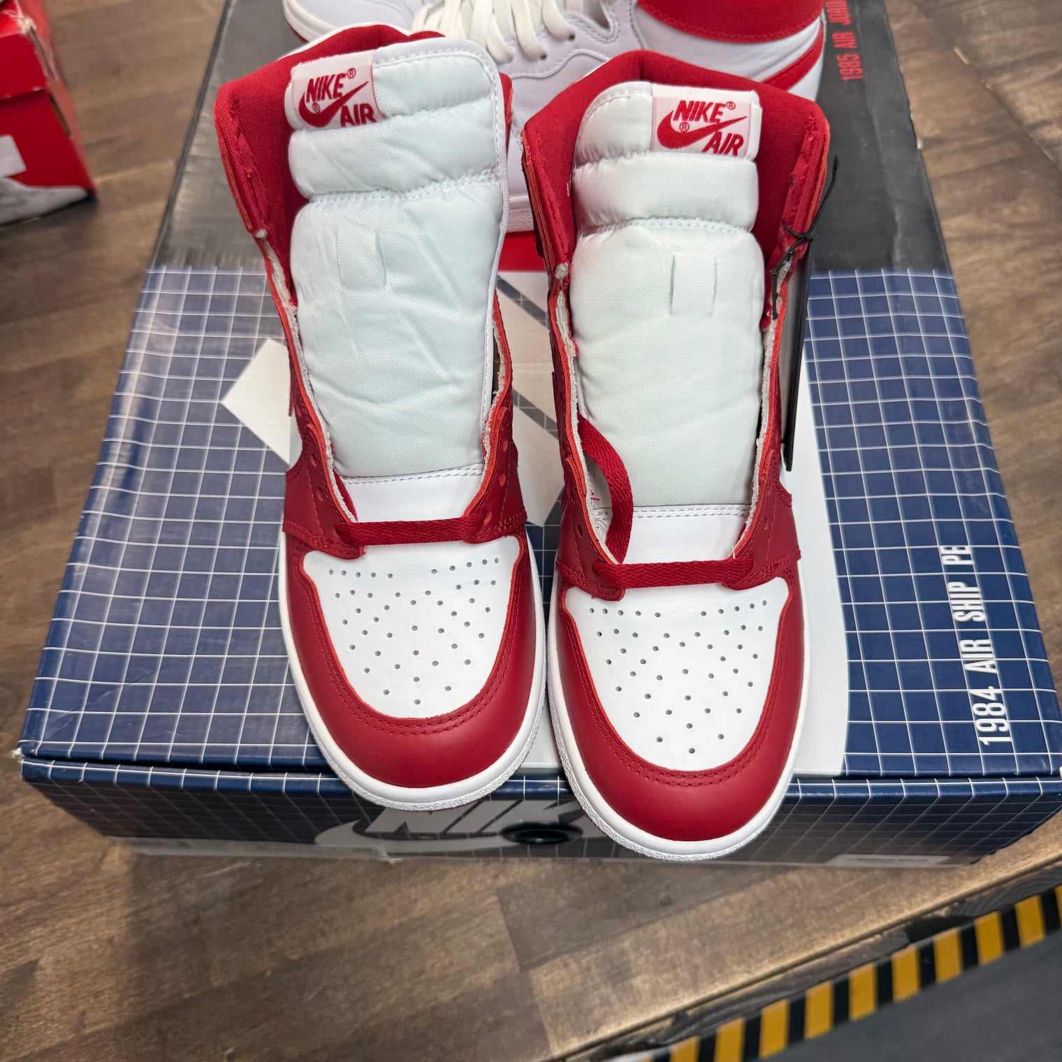 Jordan New Beginnings Pack Retro High 1 & Nike Air Ship (USED)