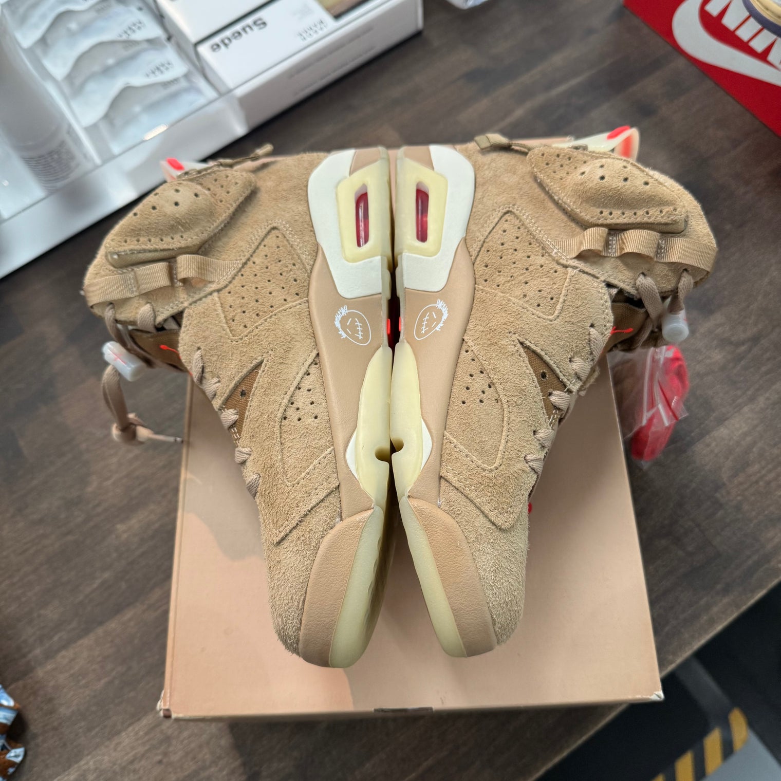 British Khaki Travis Scott Jordan 6 (Lightly Worn)