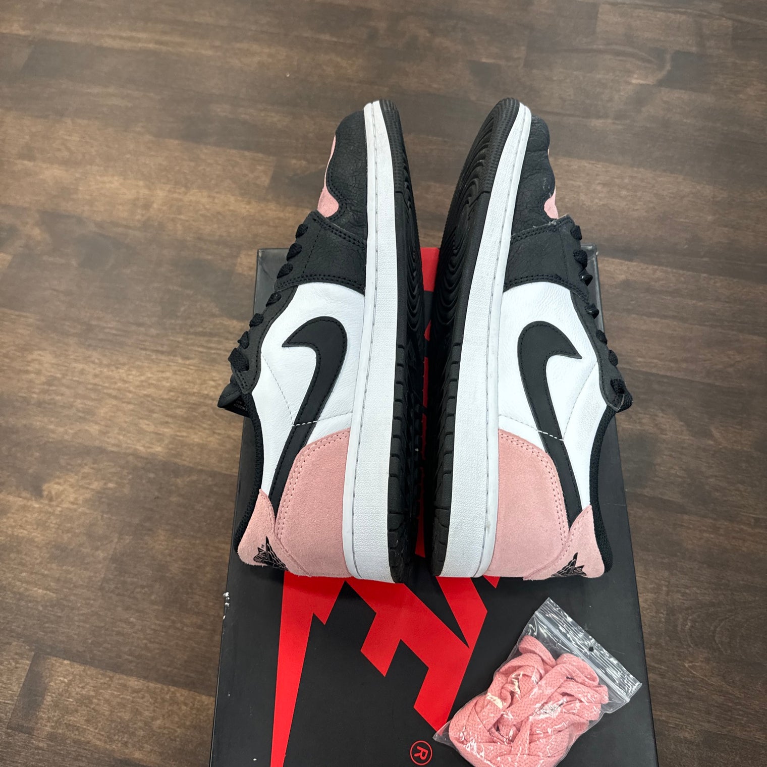 Air Jordan 1 Low Bleached Coral (USED)