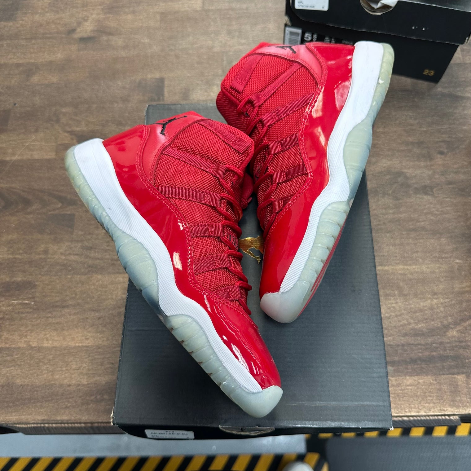 Win like 96 Jordan 11 (GS) (USED)