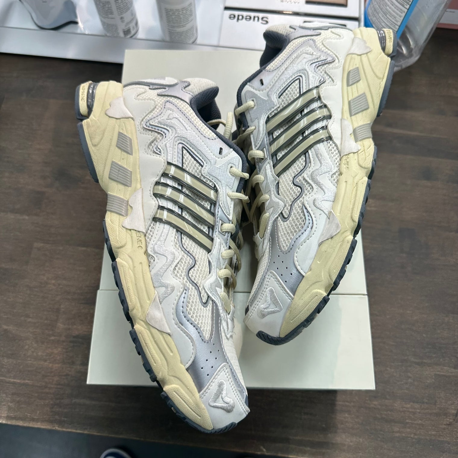 Bad Bunny adidas Response CL (USED)