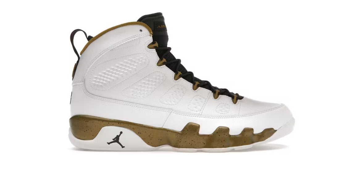 Statue Jordan 9 (2015)