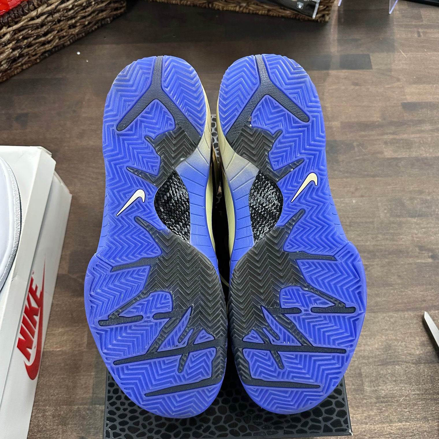 FC Barcelona Team Gold Nike Kobe 5 Protro (USED)