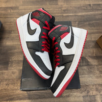 Gym Red Black Toe Jordan 1 Mid (USED)