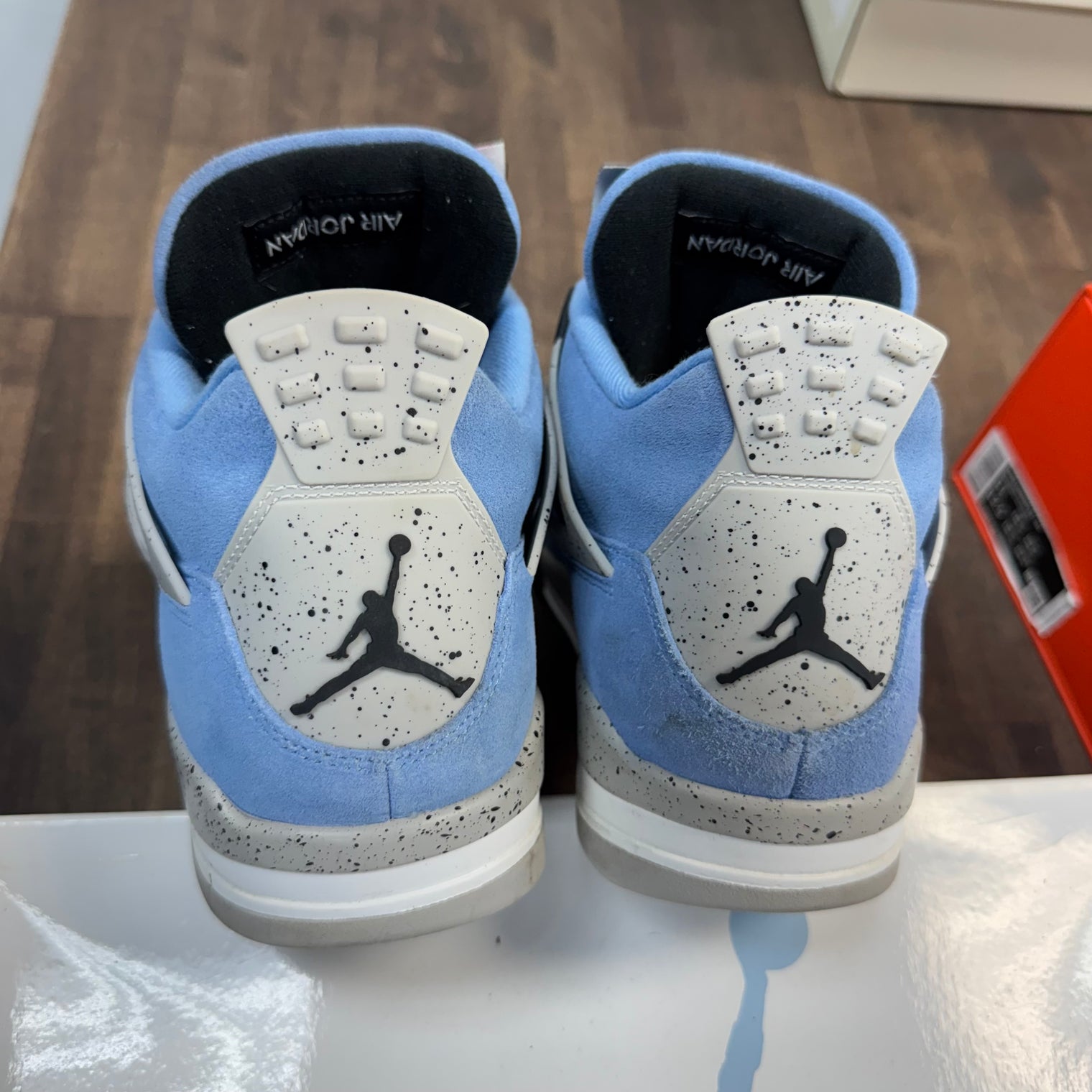 University Blue Jordan 4 Retro (USED)