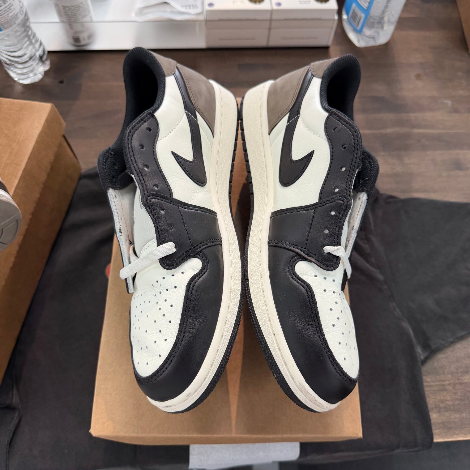 Mocha Jordan 1 Low OG (USED, No Box)