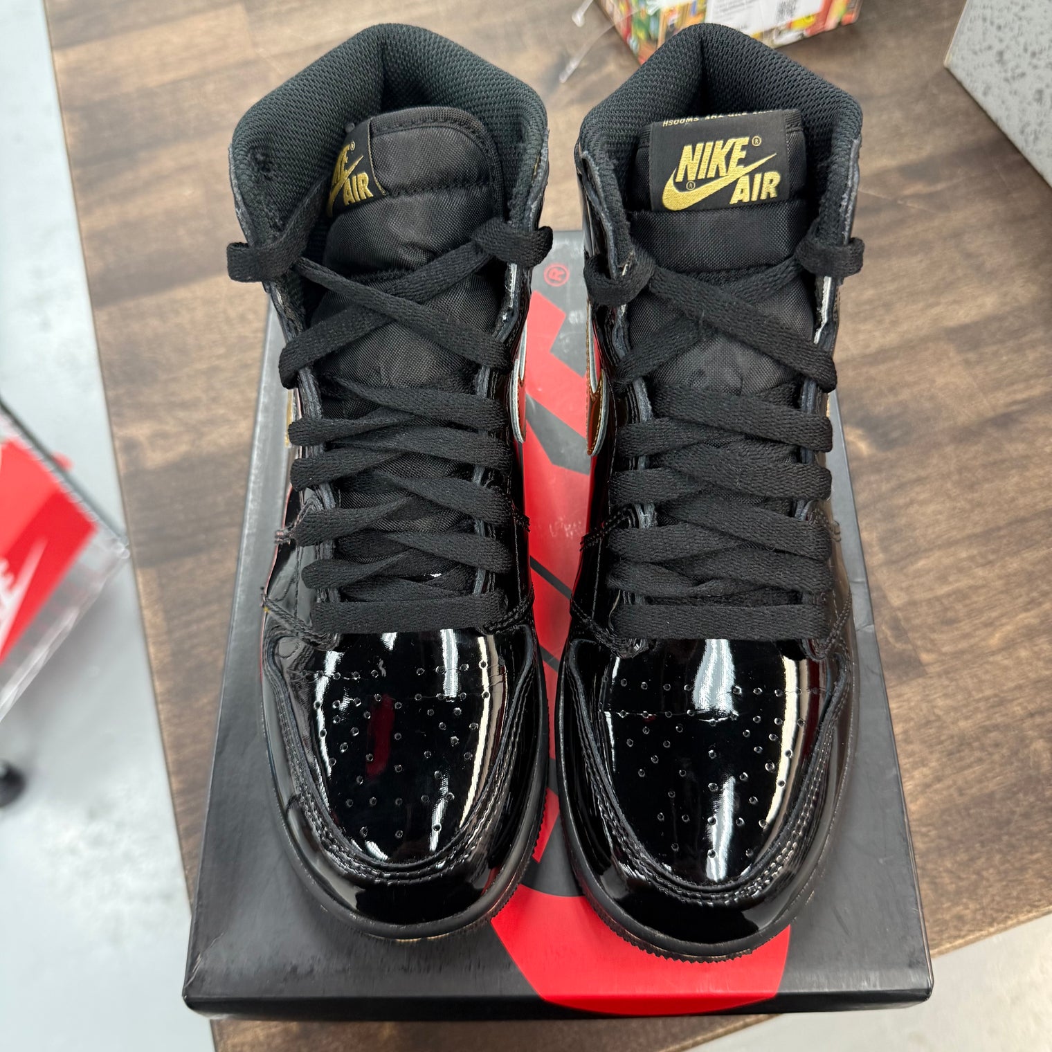 Black Metallic Gold Jordan 1 High (GS) (USED)