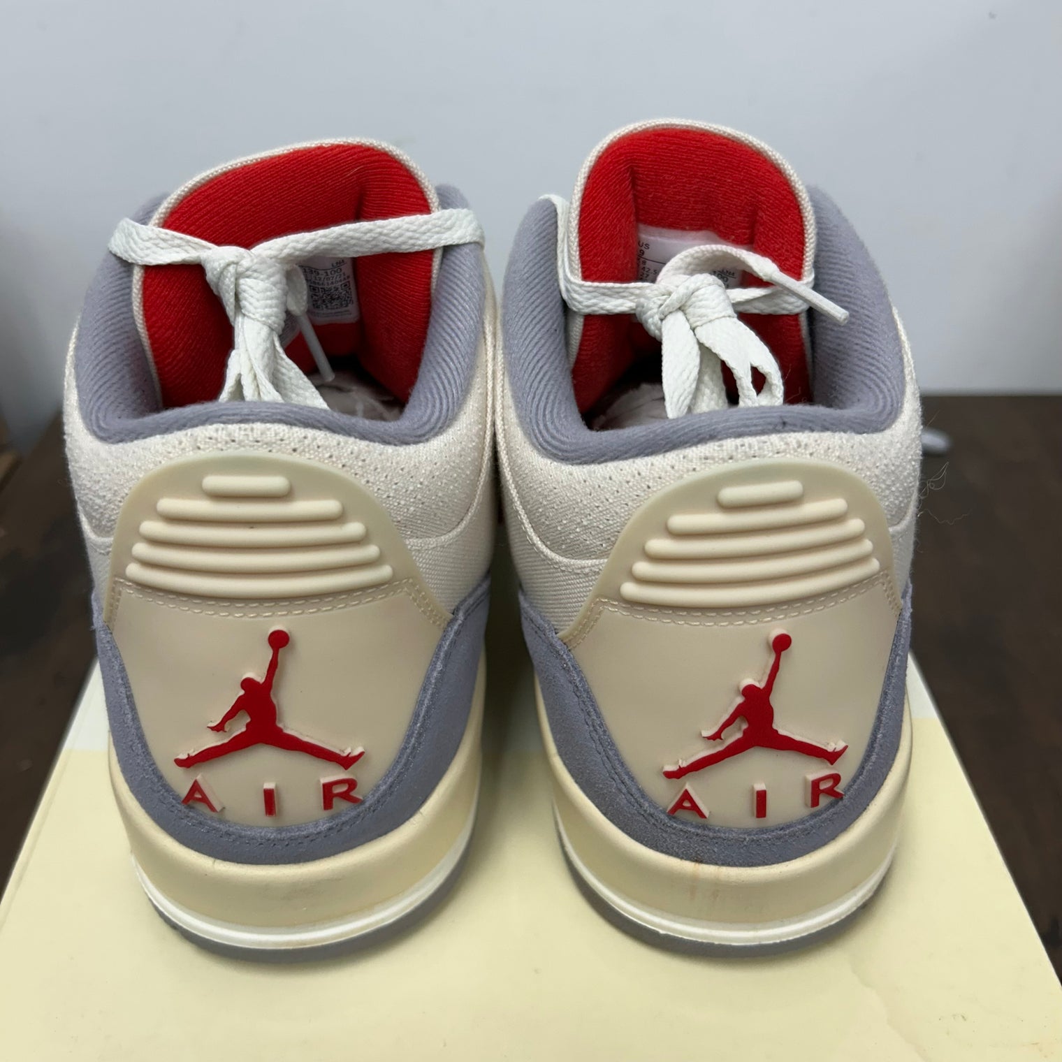Muslin Jordan 3 Retro (USED)