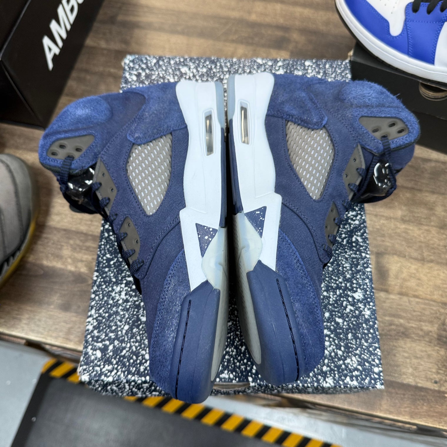 Midnight Navy Jordan 5 Retro (Lightly Worn)