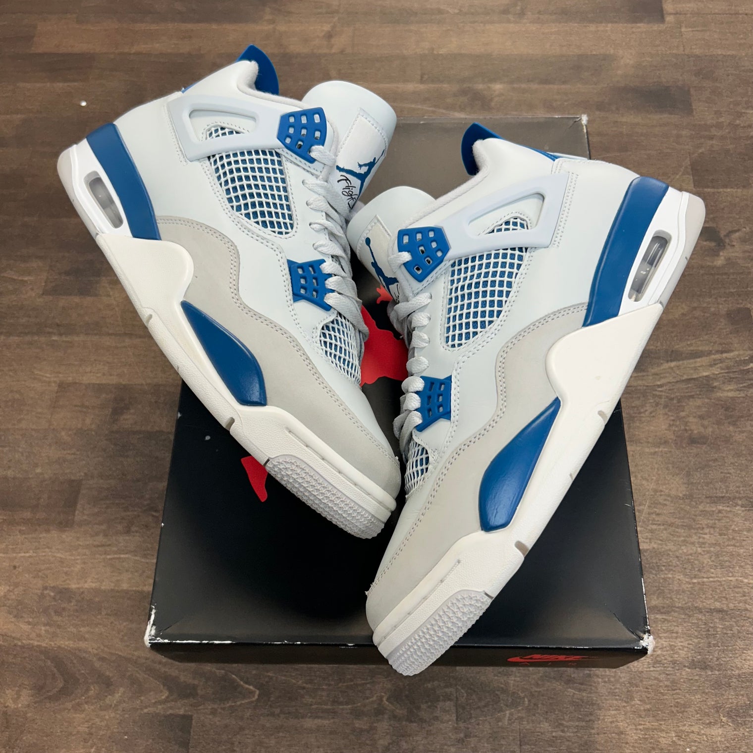 Military Blue Jordan 4 (USED)