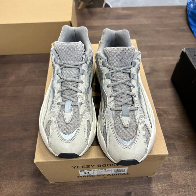 Static Yeezy 700 (USED)