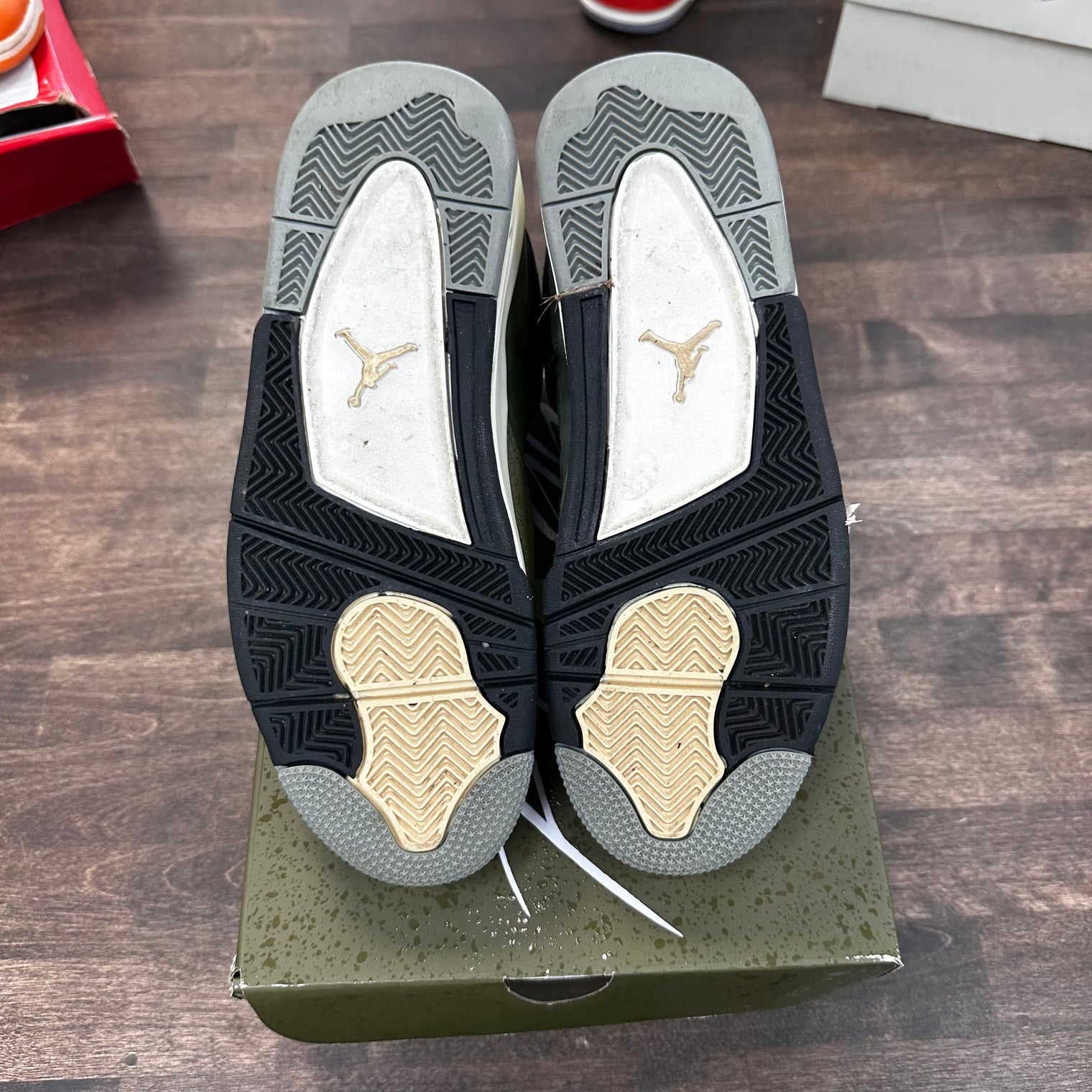 Craft Olive Jordan 4 (USED)
