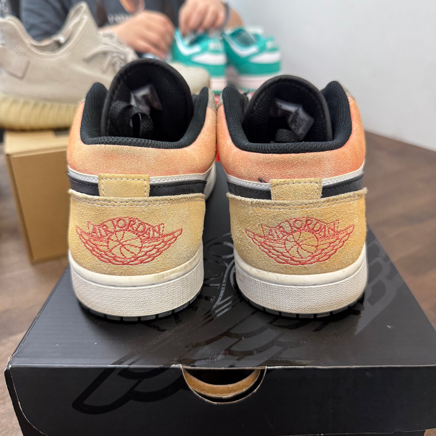 Flight Club Jordan 1 Low (USED)