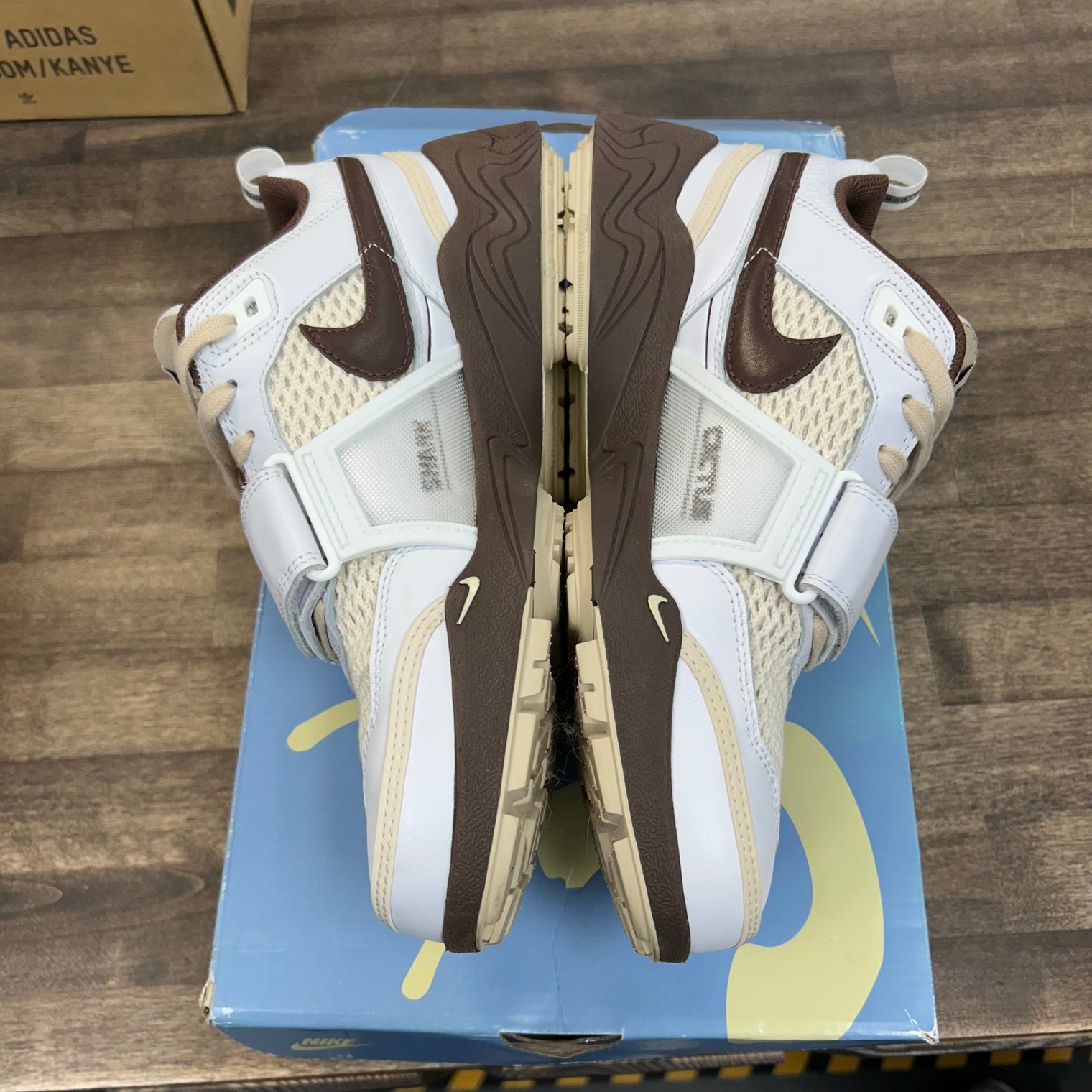 Light Chocolate Zoom Field Jaxx Travis Scott (USED)