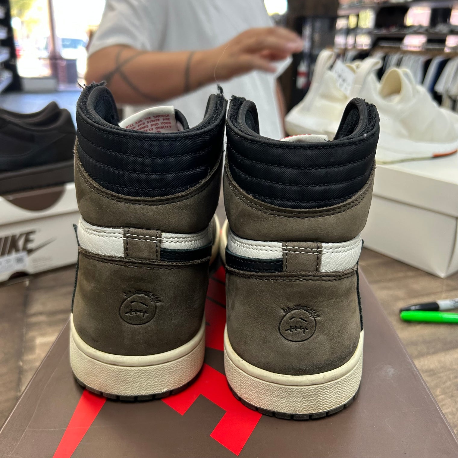 Travis Scott Mocha Jordan 1 High OG SP (USED)