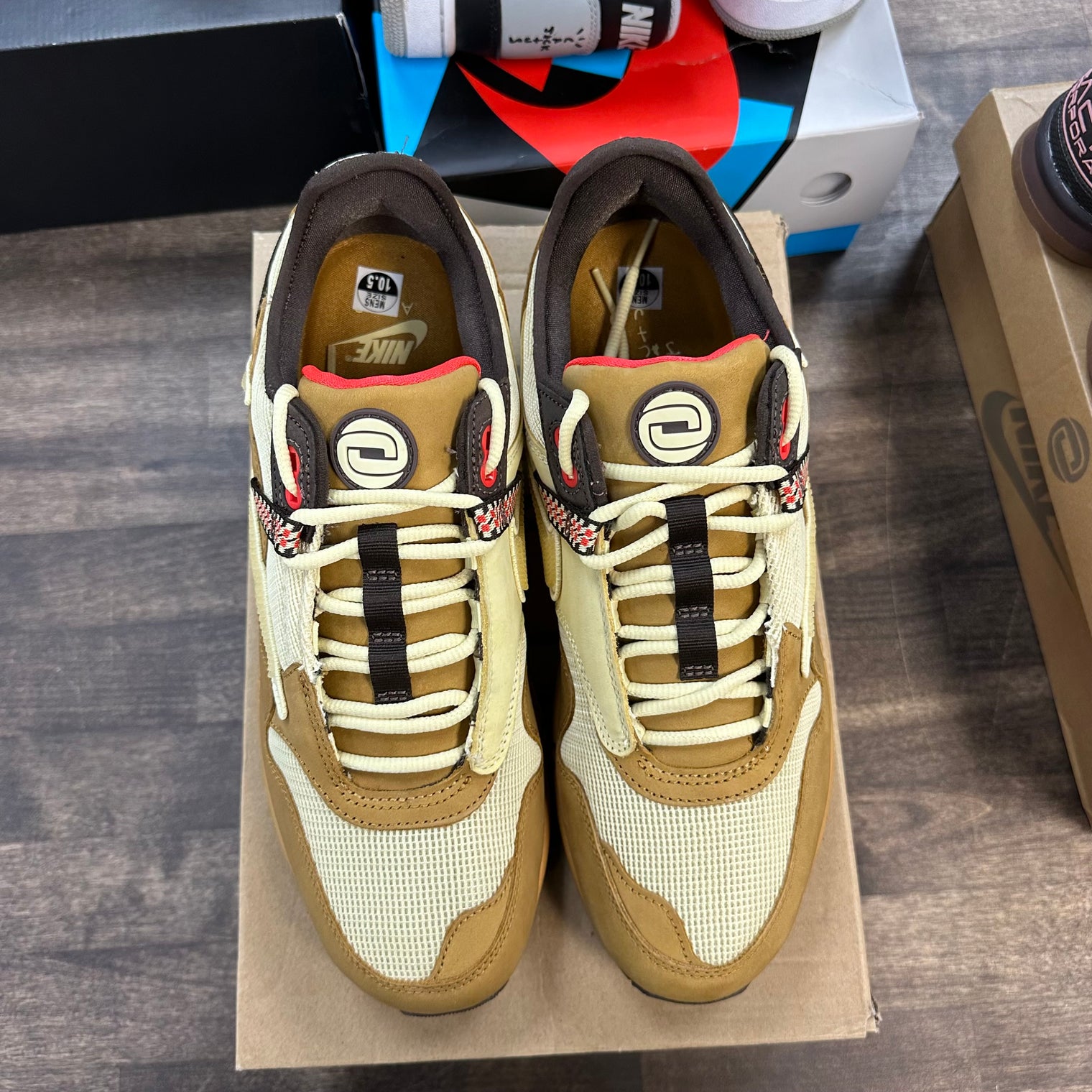 Travis Scott Cactus Jack Wheat Lemon Drop Nike Air Max 1 (USED)