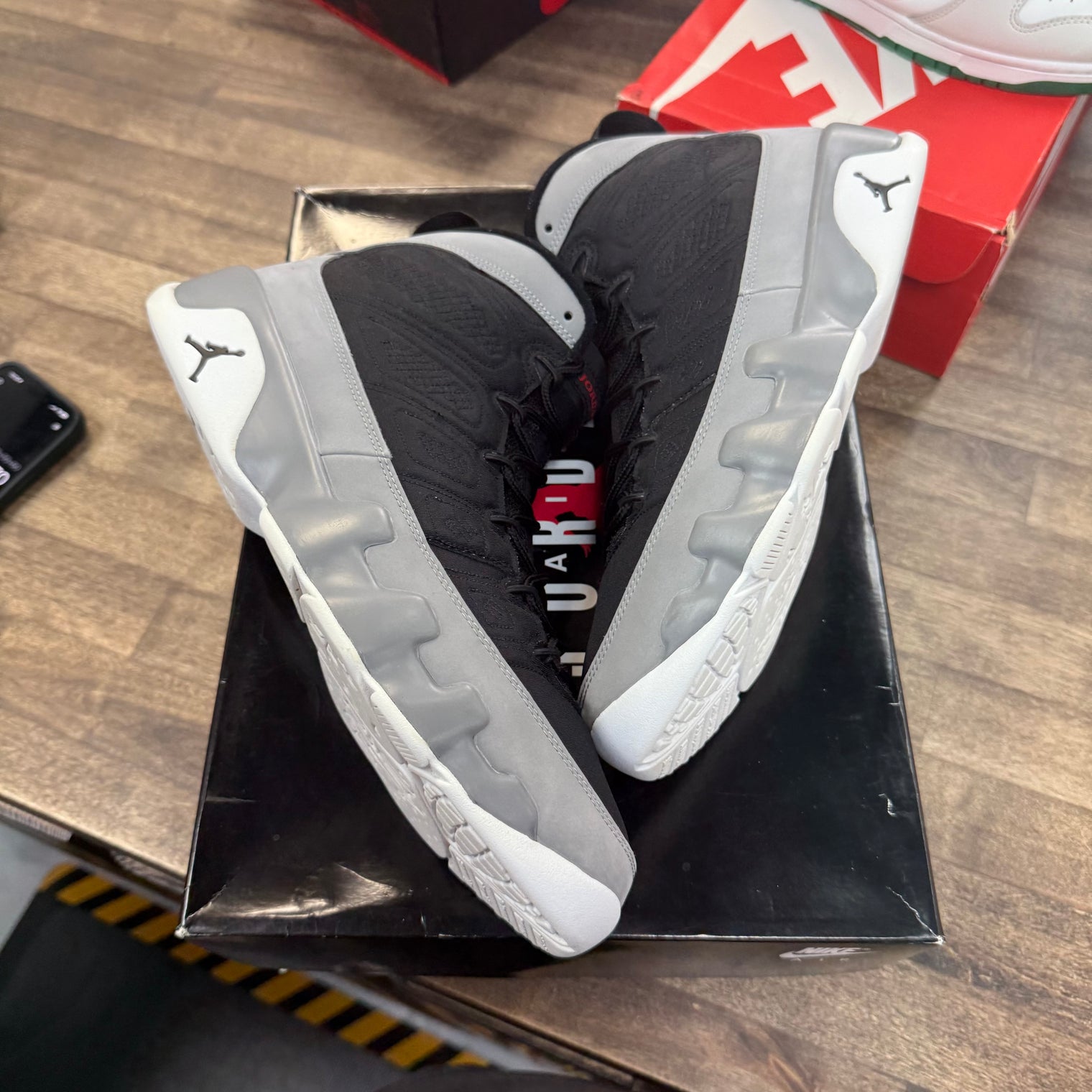 Jordan 9 Retro Particle Grey (USED)