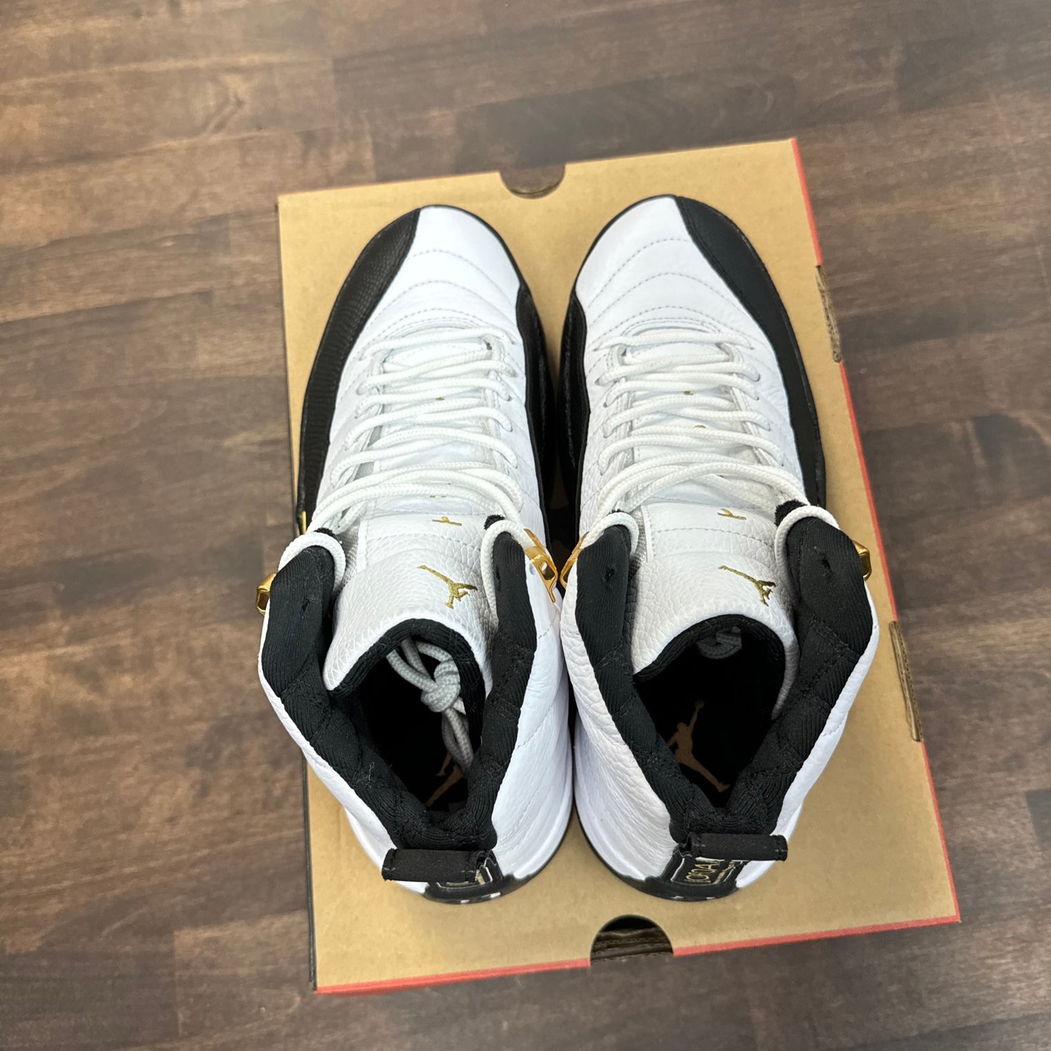 Royalty Taxi Jordan 12 (USED)