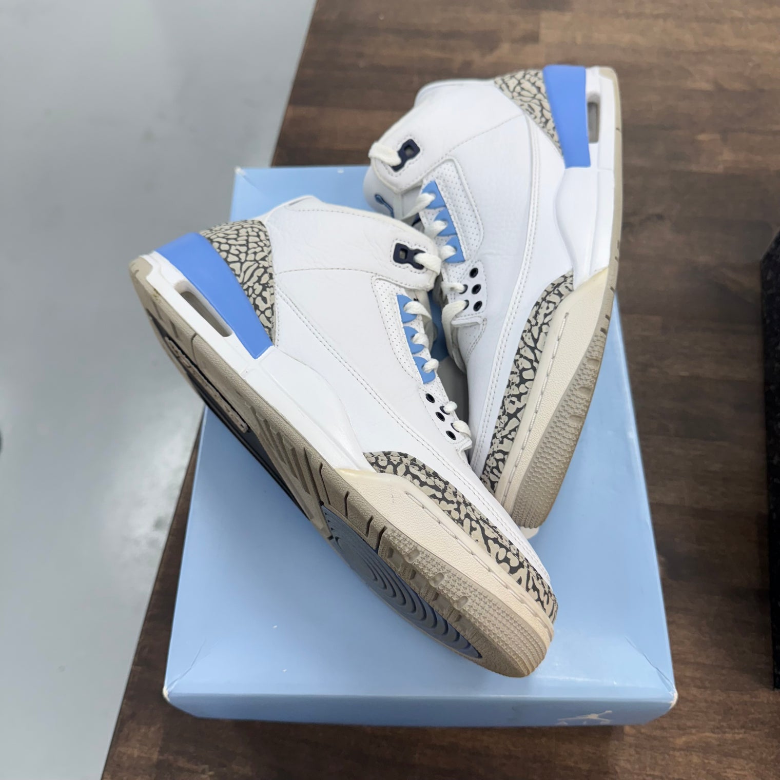 UNC Jordan 3 (USED)
