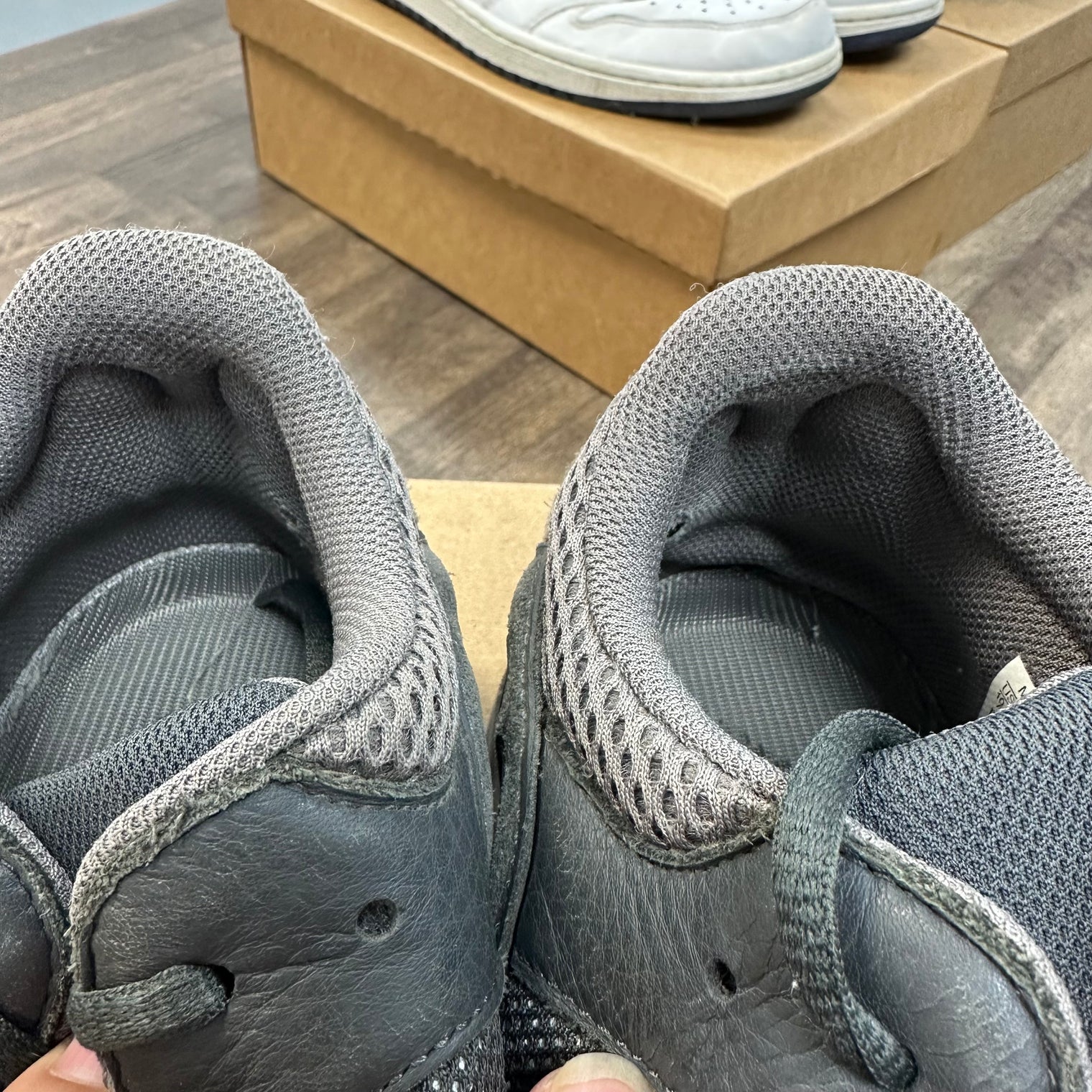 Mauve Yeezy 700 V1 (USED,No Box)
