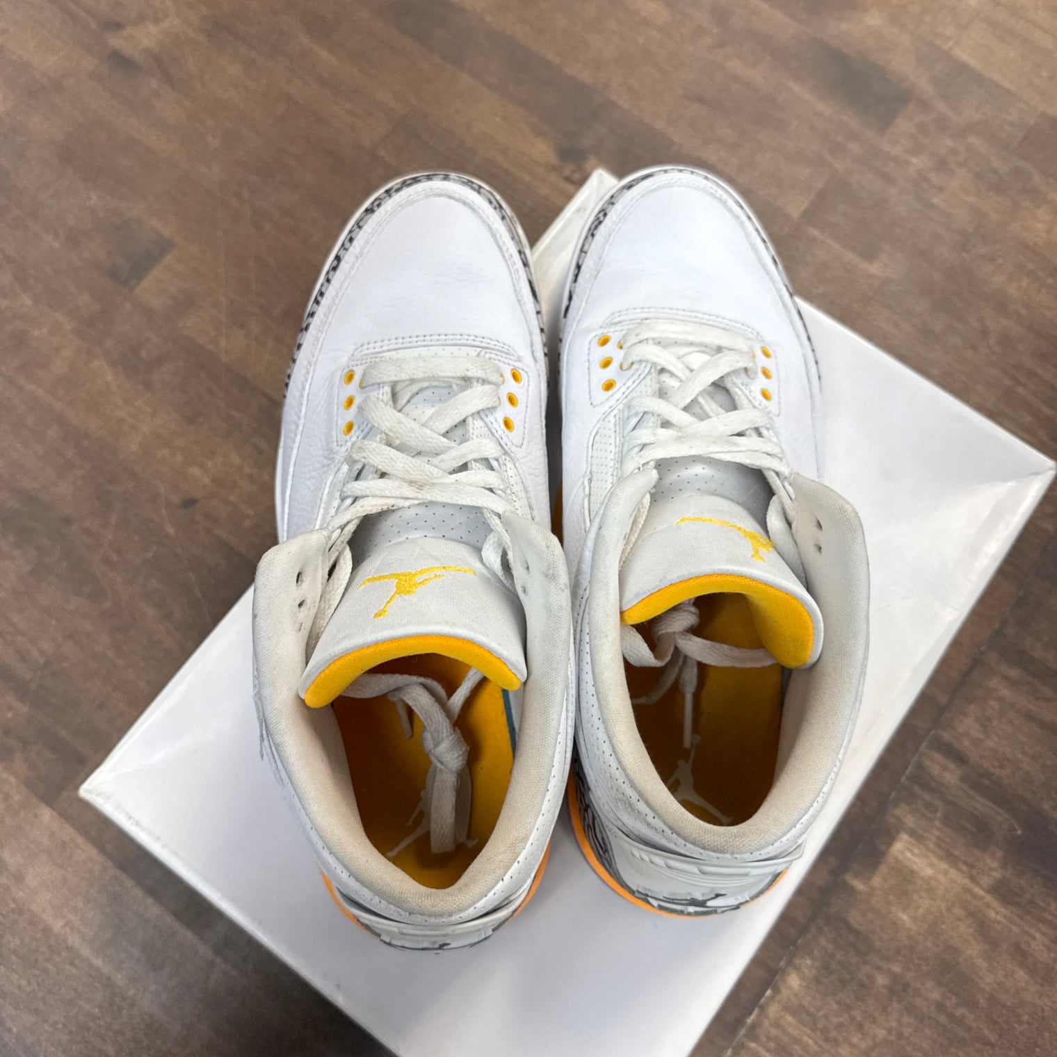 (W) Laser Orange Jordan 3 (USED)
