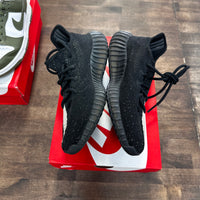 Oreo Yeezy 350 (USED, Replacement box)