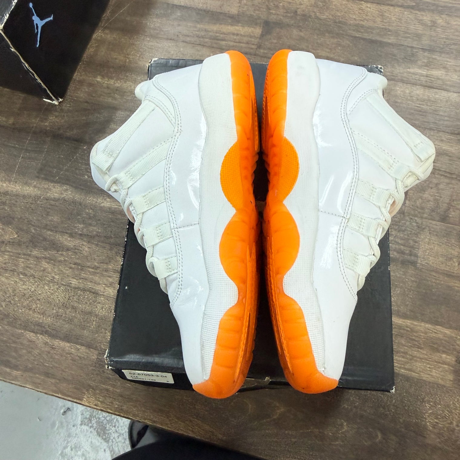 Citrus Jordan 11 Retro Low (2015) (GS) (USED)