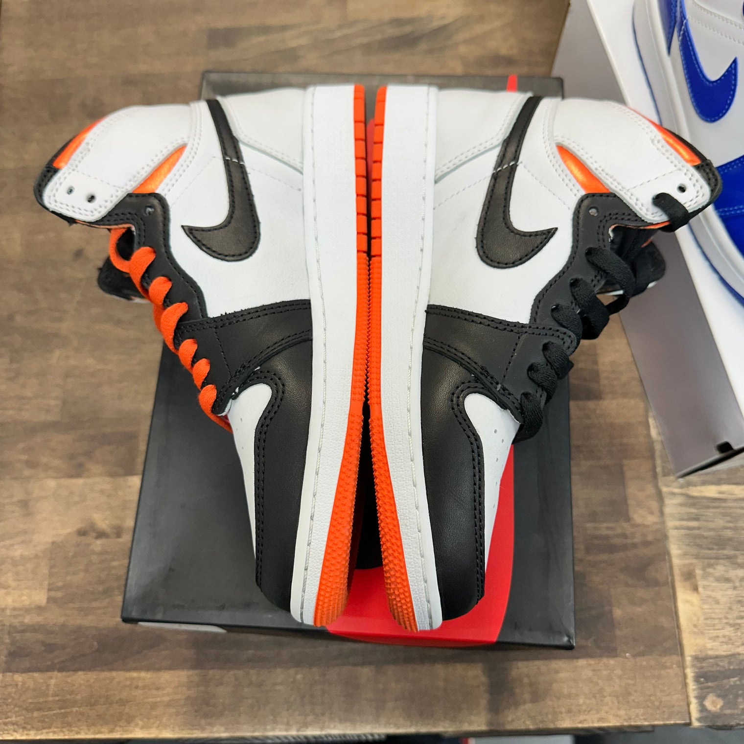 Electro Orange Jordan 1 High (GS) (USED)