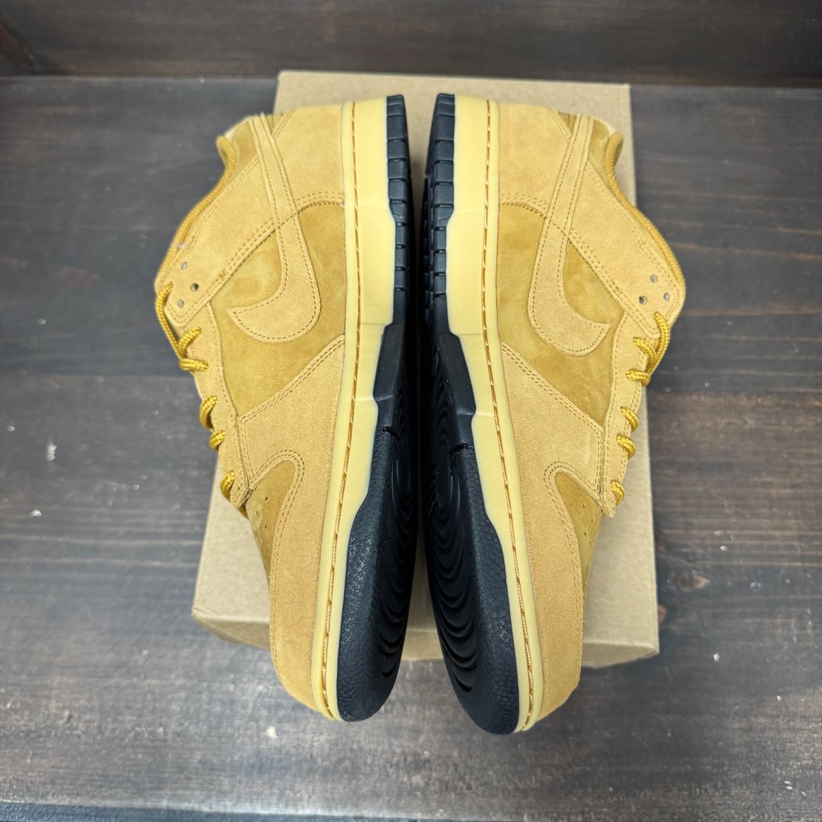 Nike Dunk Low Retro SE Wheat Gum Size 12 (Pre-Owned) - tag