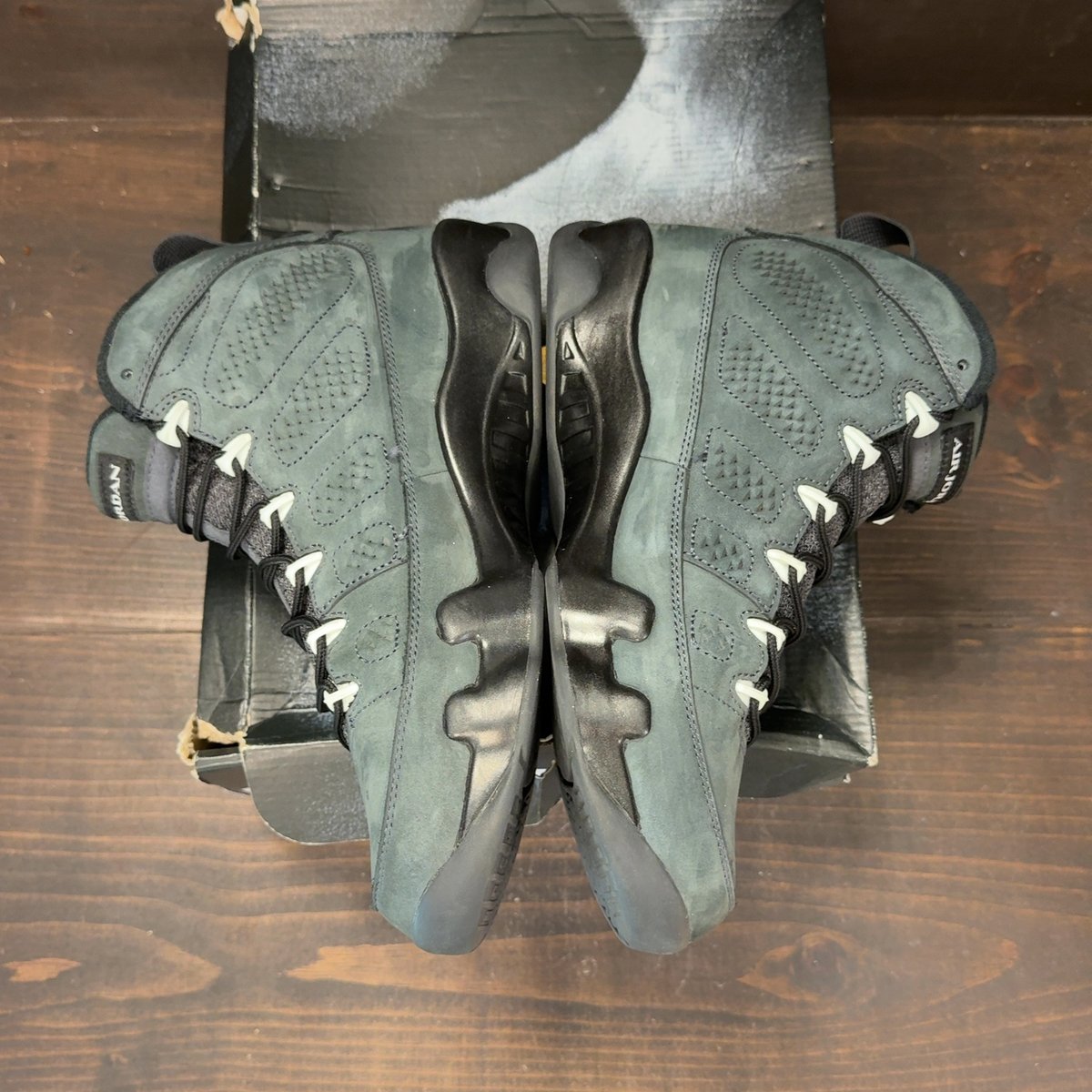 Jordan 9 Retro Anthracite Size 8.5 (Pre-Owned) - aux