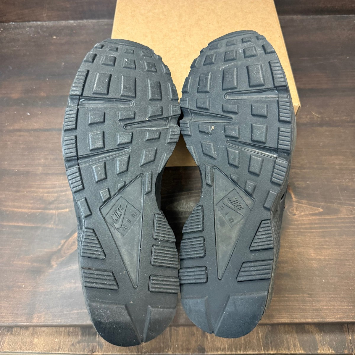 Nike Air Huarache Triple Black Size 11.5 (Pre-Owned) - Image 5