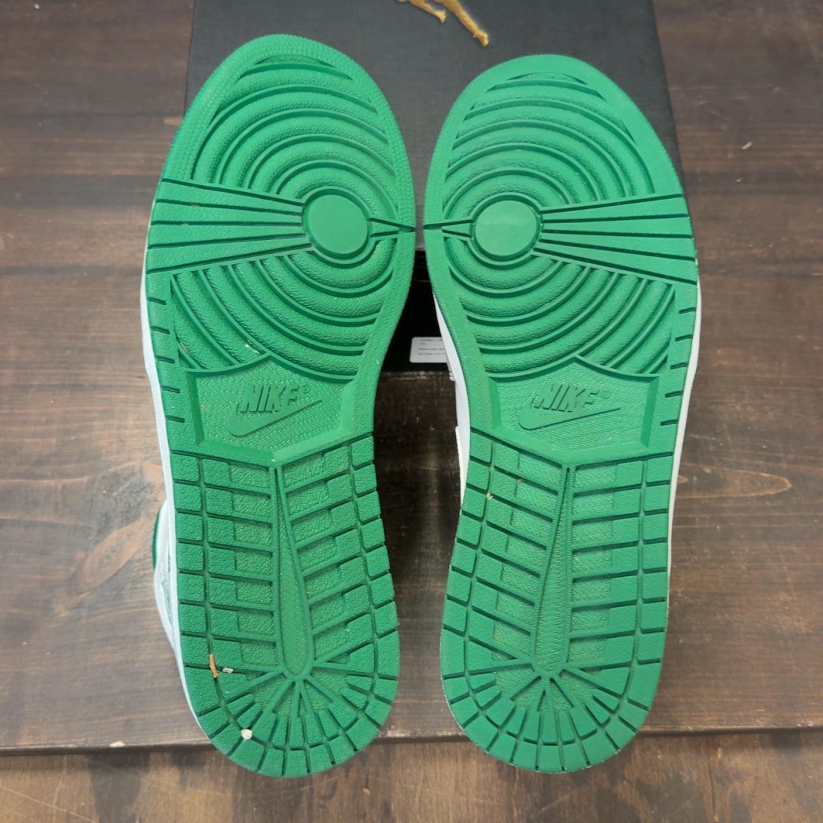 Jordan 1 Mid SE Grey Green - Image 9