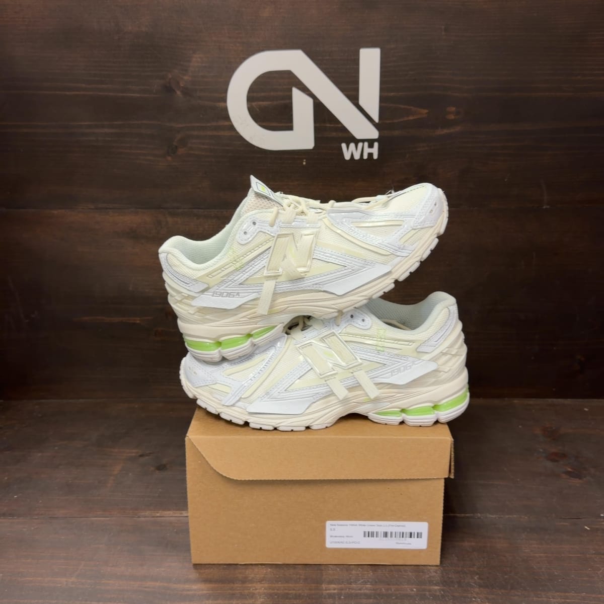 New Balance 1906A White Green Size 5.5 (Pre-Owned) - front