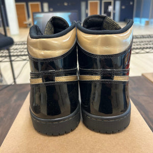 Jordan 1 Retro High Black Metallic Gold (2020) Size 11 (Pre-Owned) - Image 4